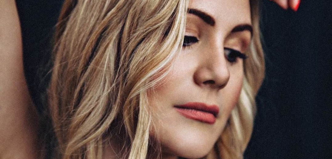 Caroline Dukes’ Creates an Affecting Atmosphere with Divine Single Hit and Run